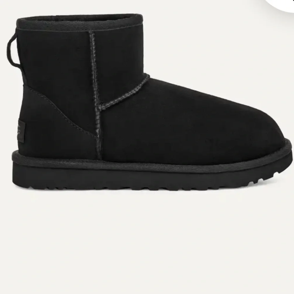 UGG Classic mini II black winter boots women SIZE 10 gently used